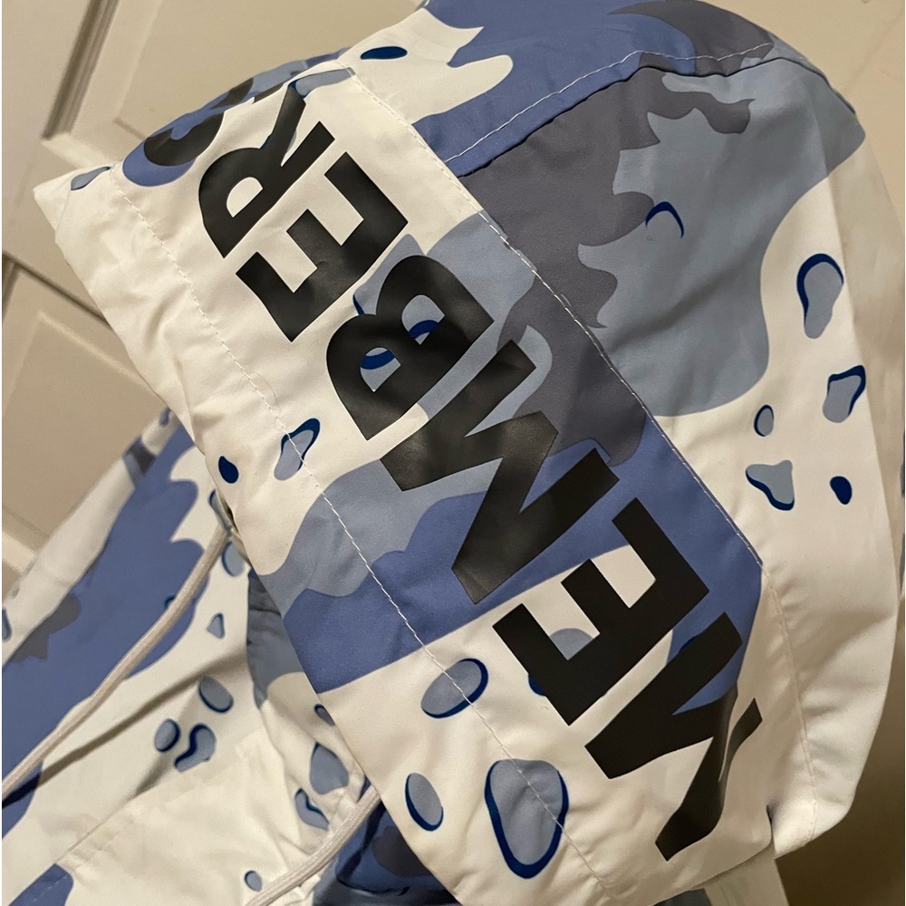 MEMBERS ONLY RAIN JACKET - Picture 6 of 6